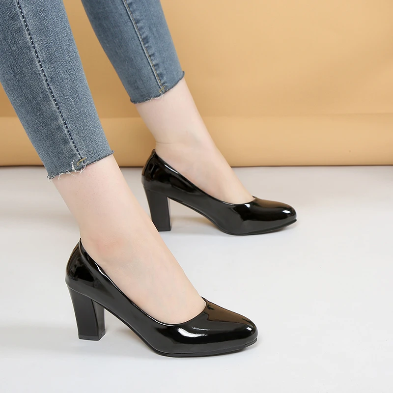 ClassicCharm Pumps