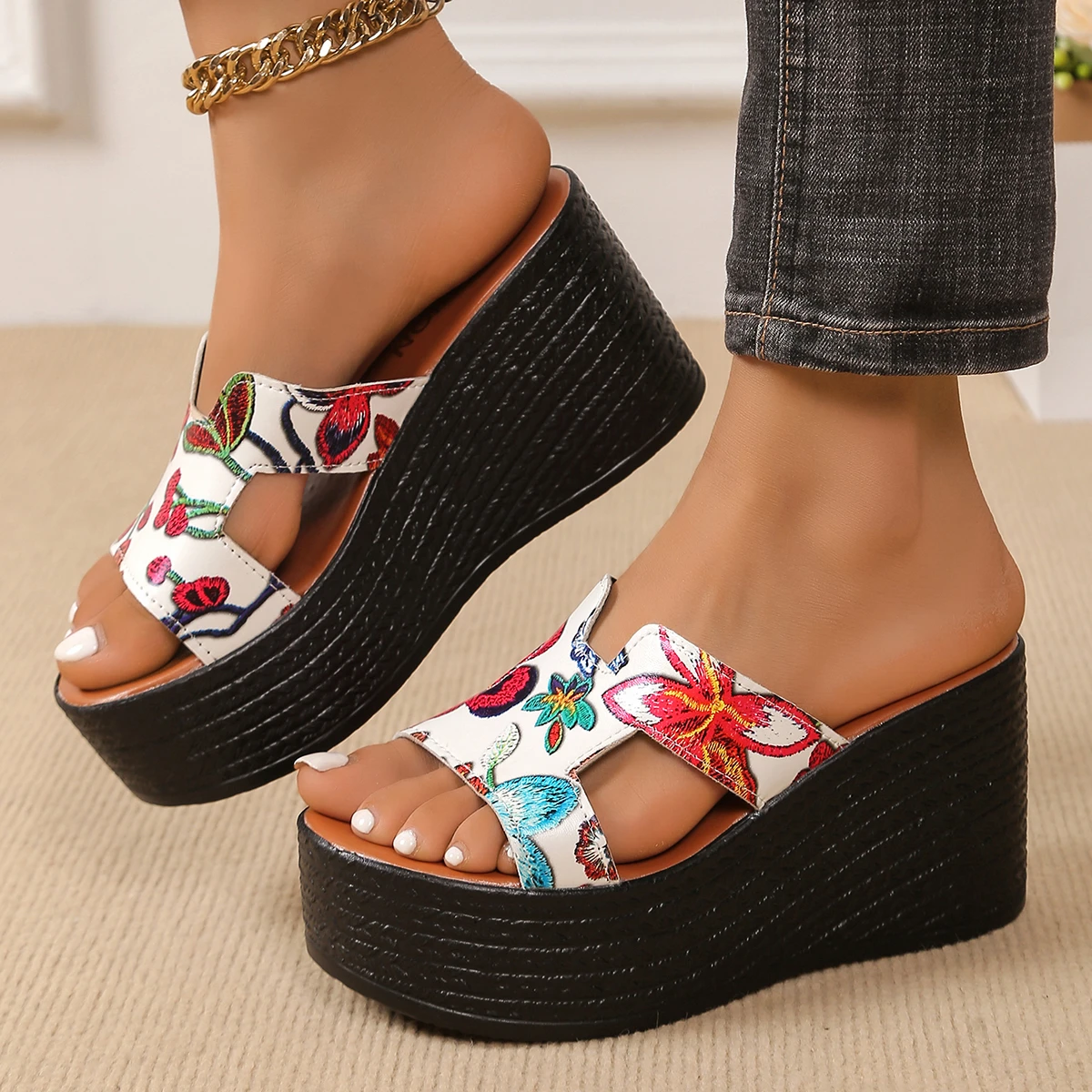 Trendy Wedge Sandals