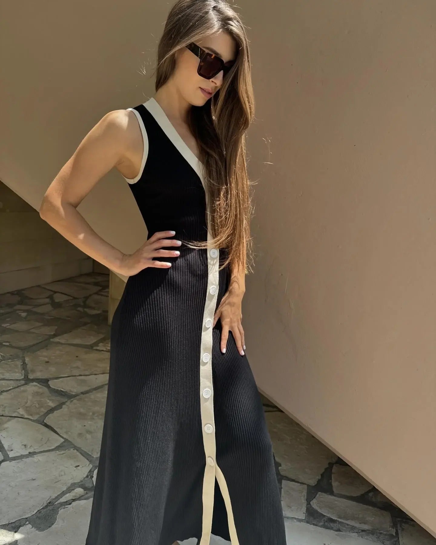 Knitted Sleeveless V-Neck Black Maxi Dress