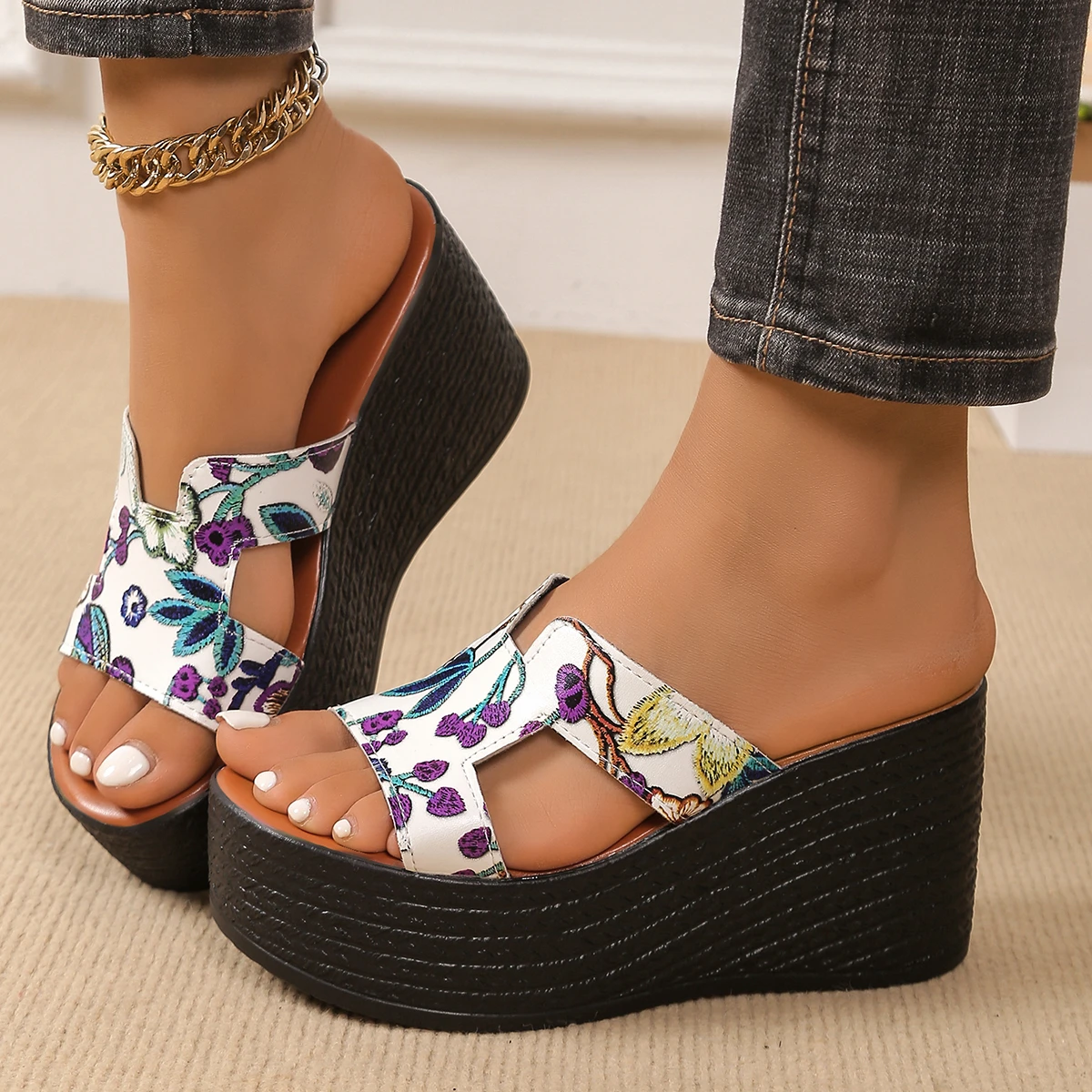 Trendy Wedge Sandals